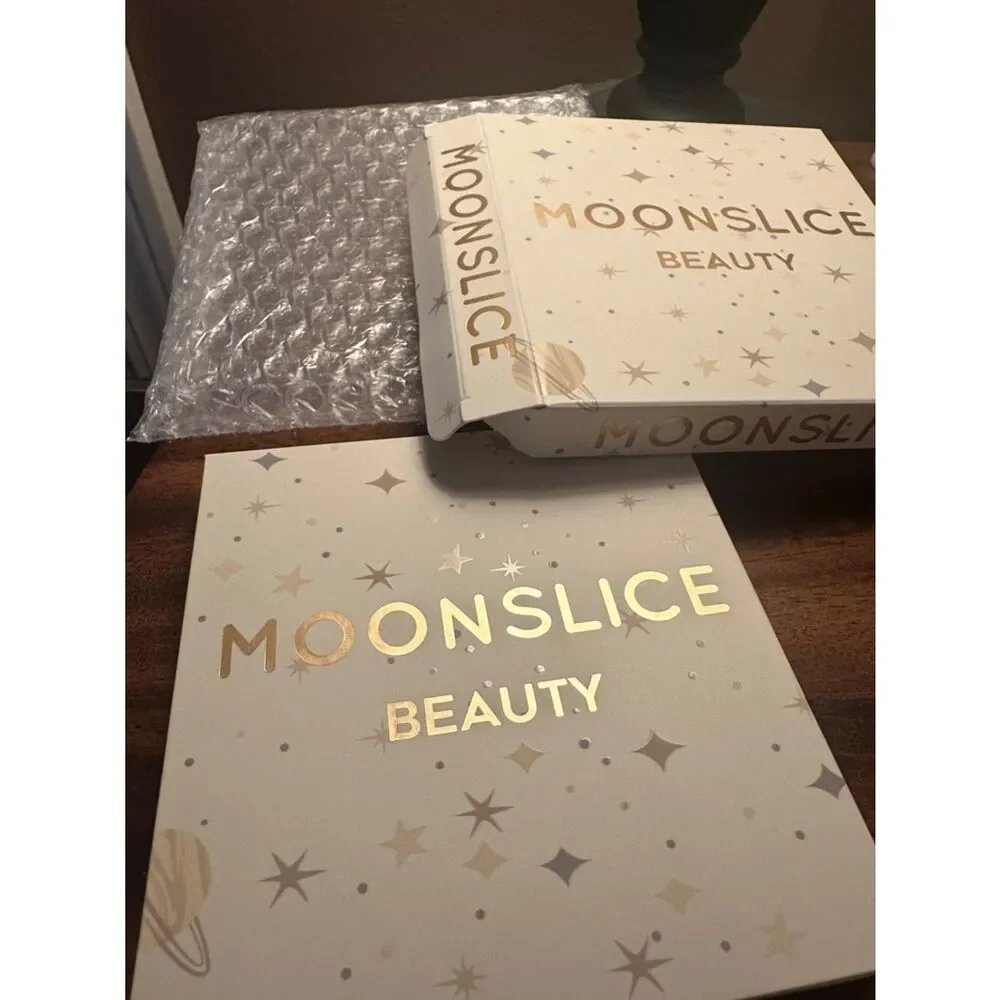 MOONSLICE compact beauty