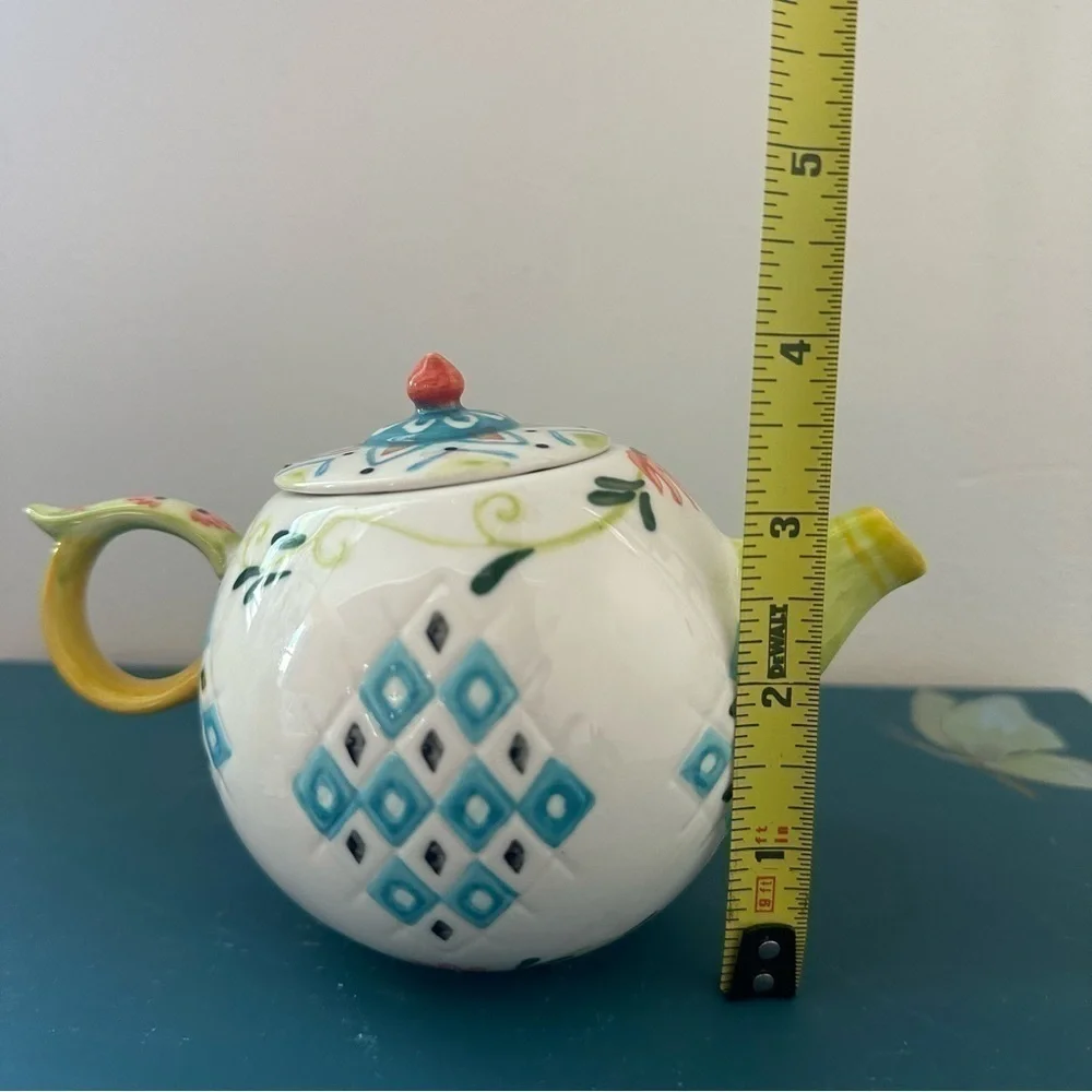 Anthropologie Teapot capan Stoneware Lid Textured Small Teapot Flower tiny