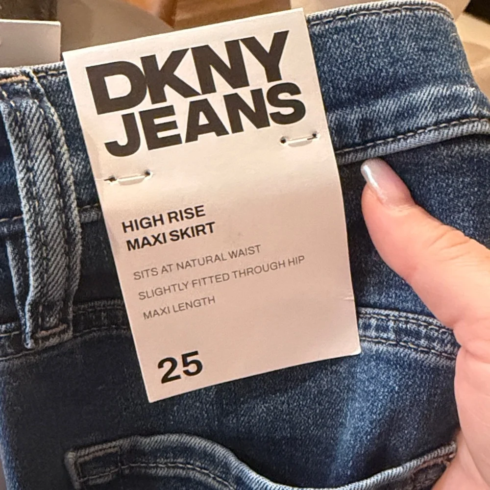 NWT DKNY HIGH RISE MAXI DENIM SKIRT SIZE 25‎