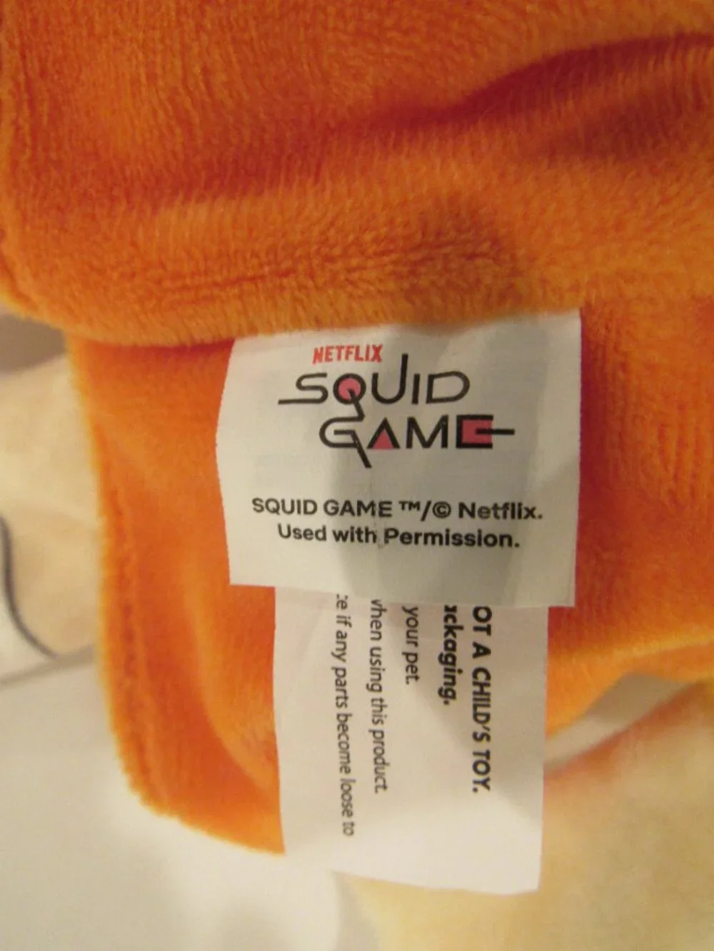 NEW: TWO DOG TOYS WITH SQUEAKERS: SQUID GAME & STRANGER THINGS