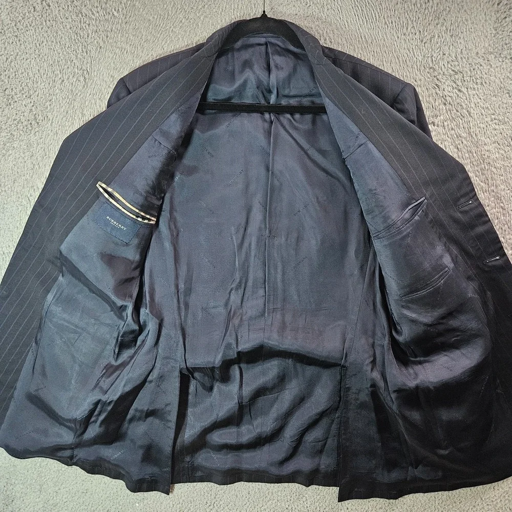 Burberry 42l wool