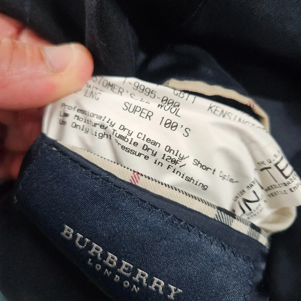 Burberry 42l wool