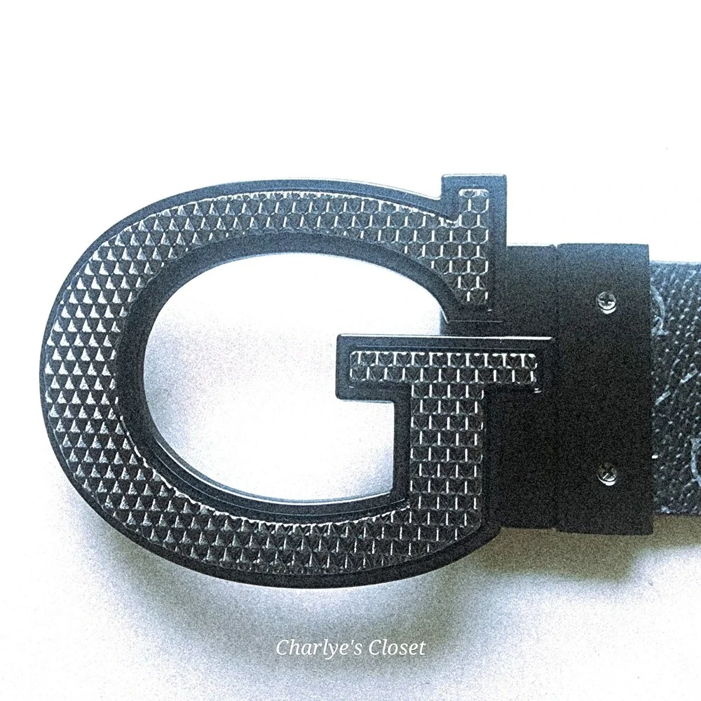 Guess monogram logo