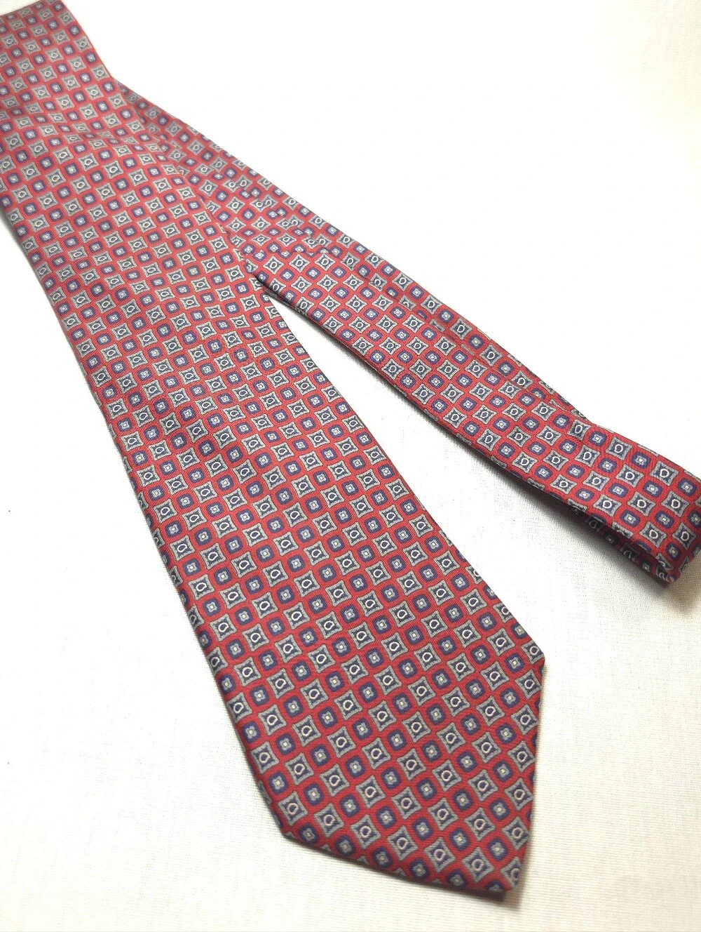 Vintage tie red classic
