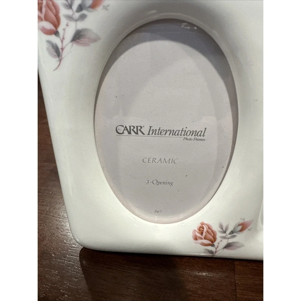 26 International vintage photoframe