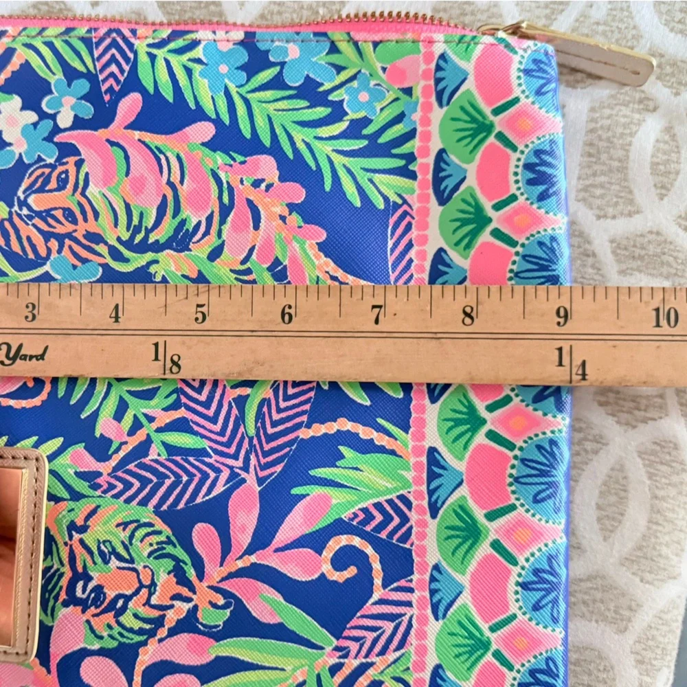 Lilly Pulitzer Tech Pouch How You Like Me Prowl NEW Tiger Tropical