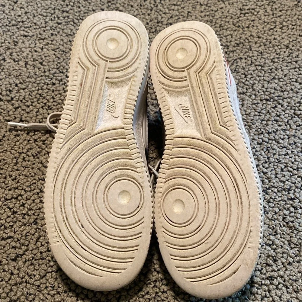 Nike great around