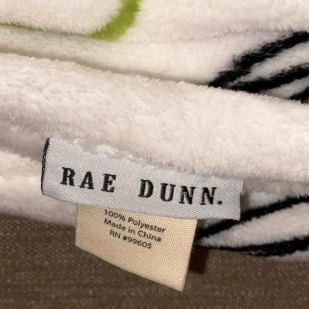 NWT Rae Dunn Floral “LET IT GROW” Spring Oversized Plush Throw Blanket 50x70