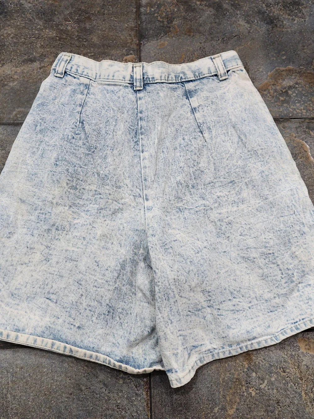 Vintage 90s Carlyle Women's 26 Acid Wash Baggy Denim Mom Jean Jorts Shorts