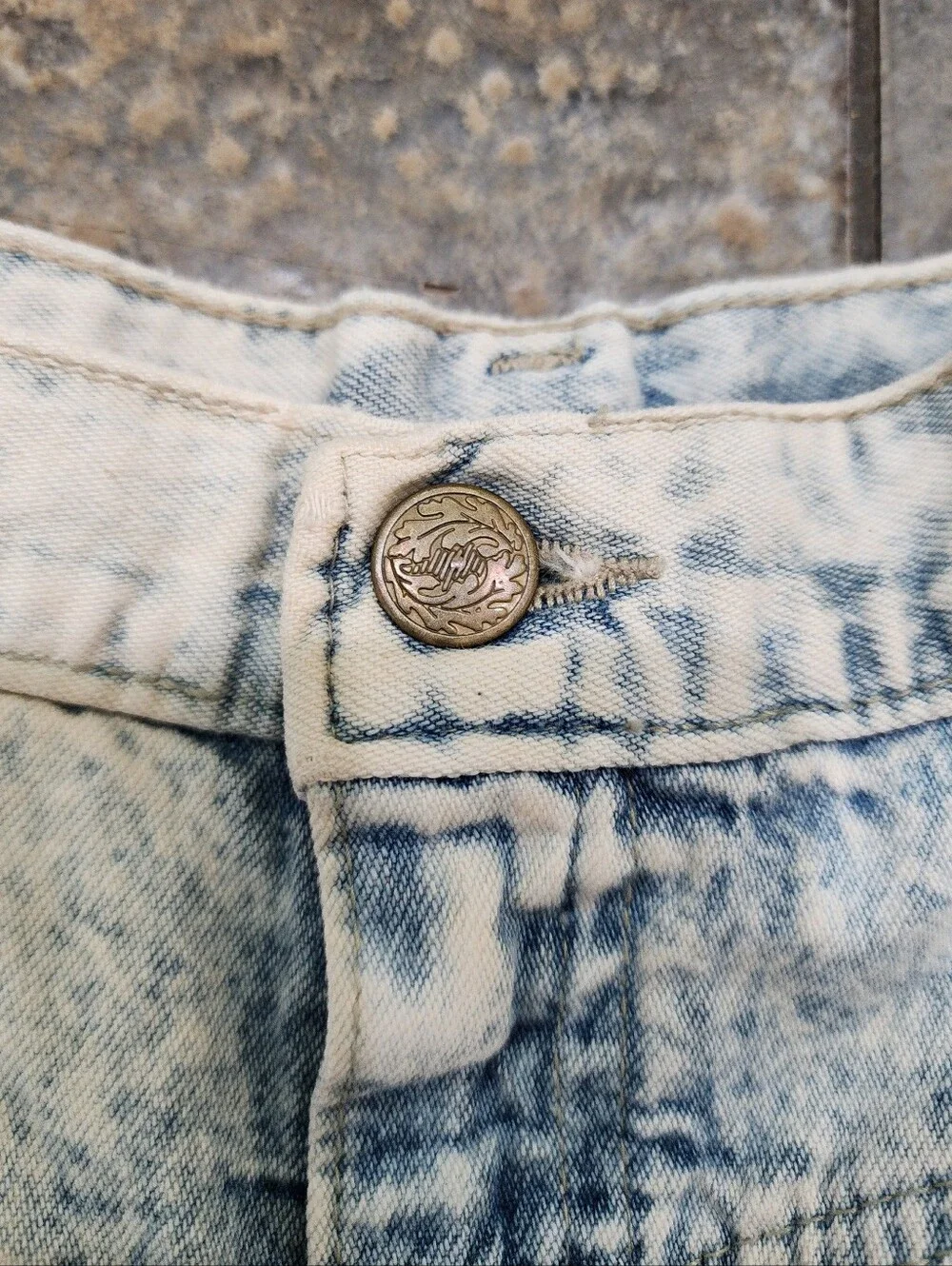 Vintage 90s Carlyle Women's 26 Acid Wash Baggy Denim Mom Jean Jorts Shorts