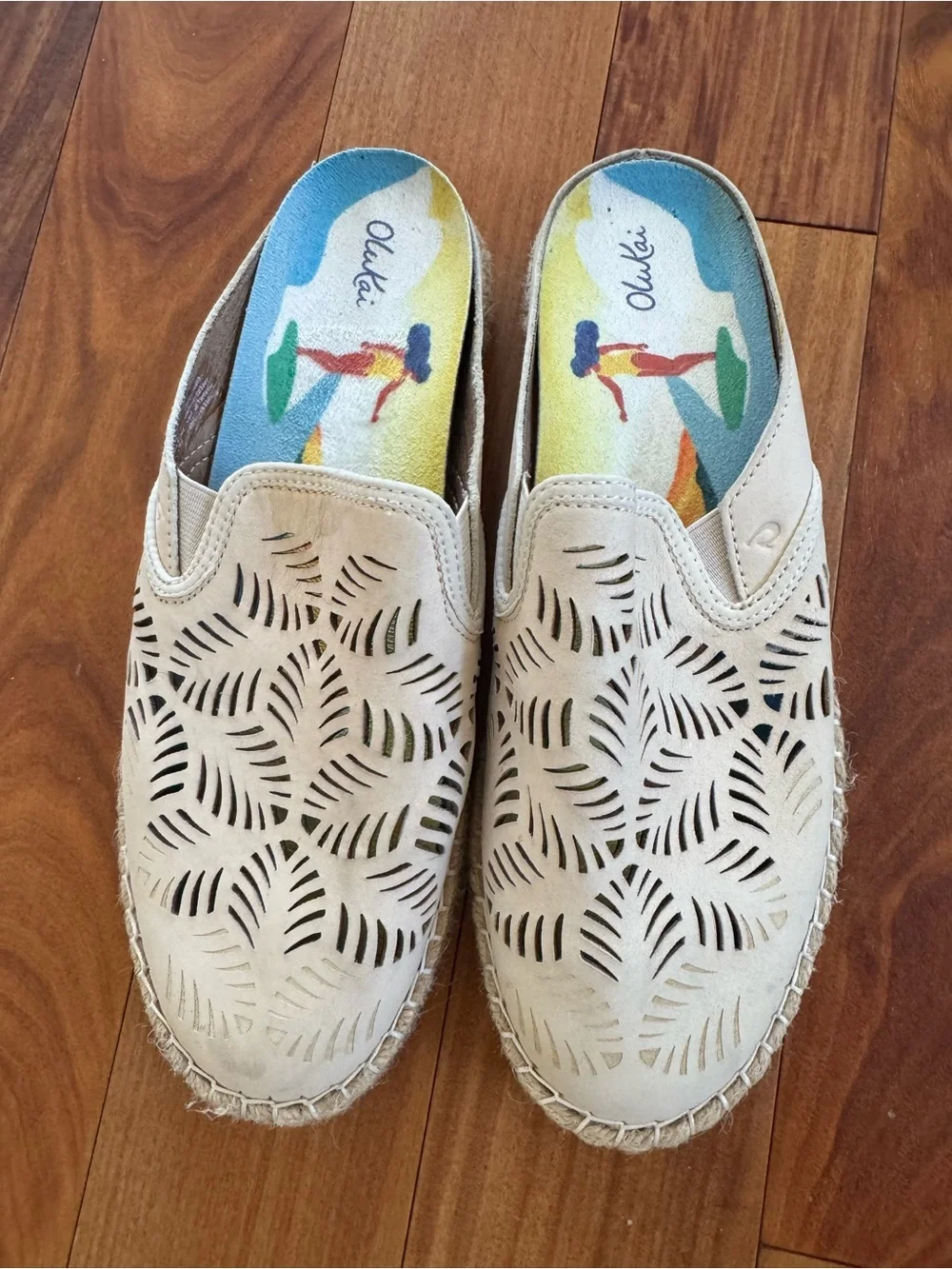 OluKai light beige