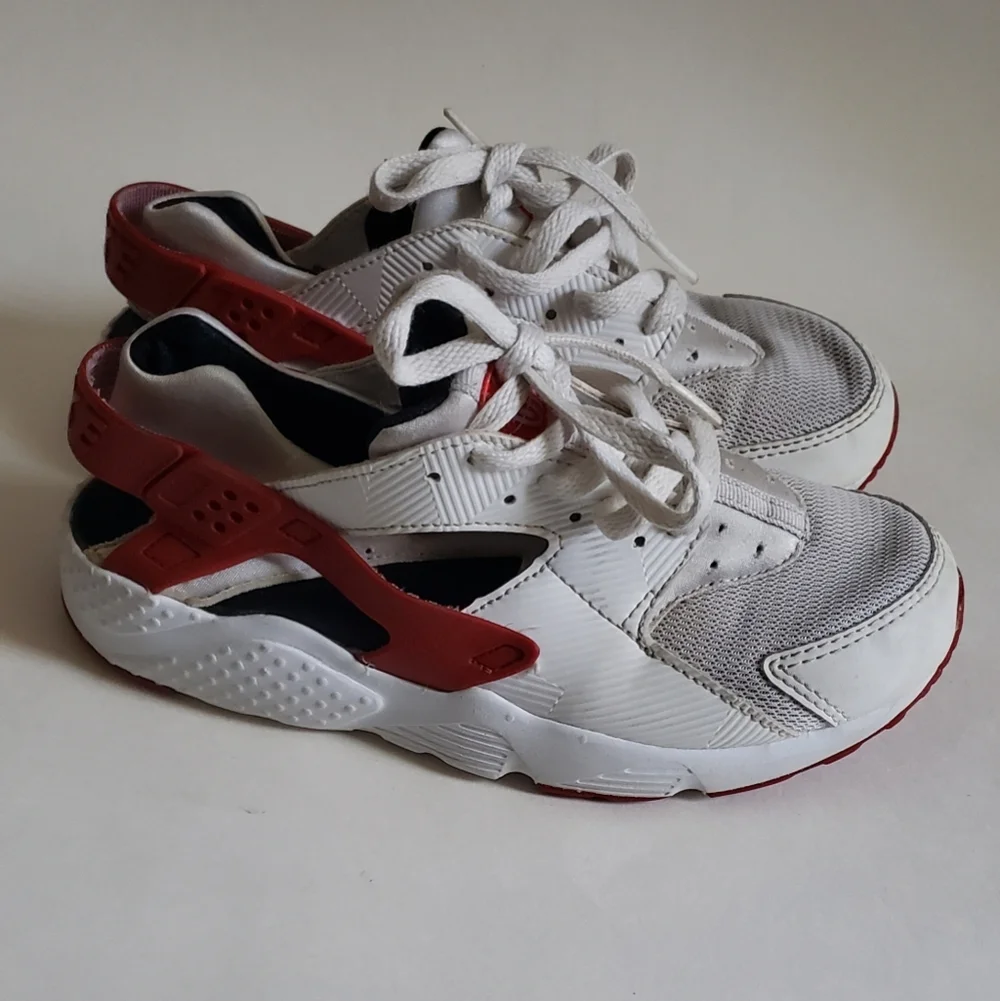 Nike Air Huarache Run GS Kids Youth Size 3Y White Red Sneakers 704949-102