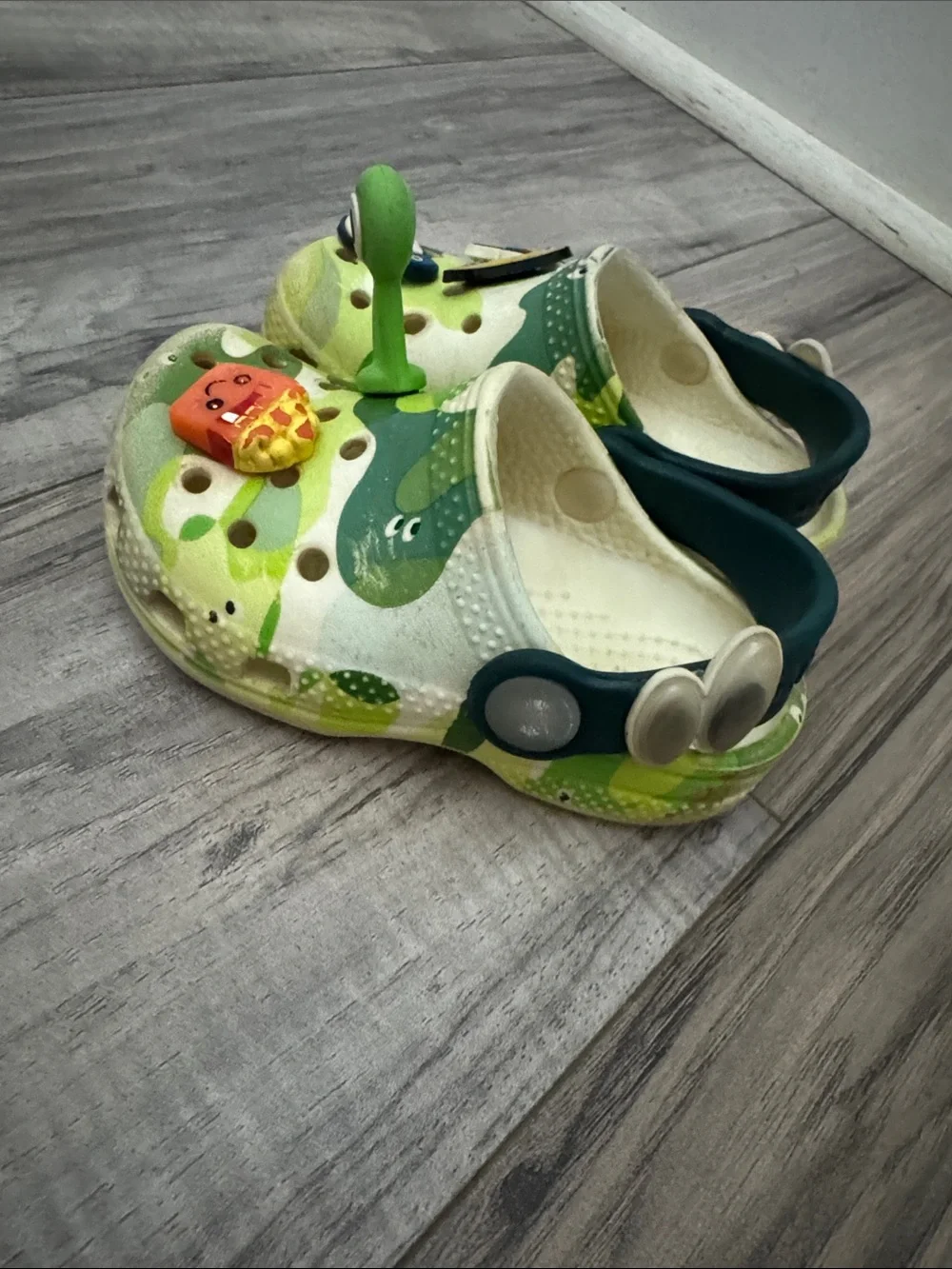 CROCS playful camo