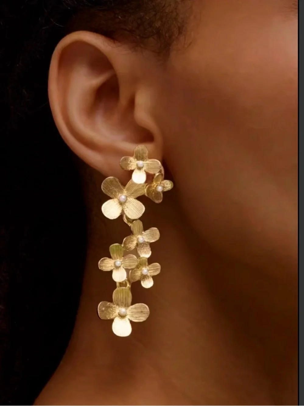 Oscar de la Renta • Gold Hydrangea Crystal Pearl Cascade Earrings