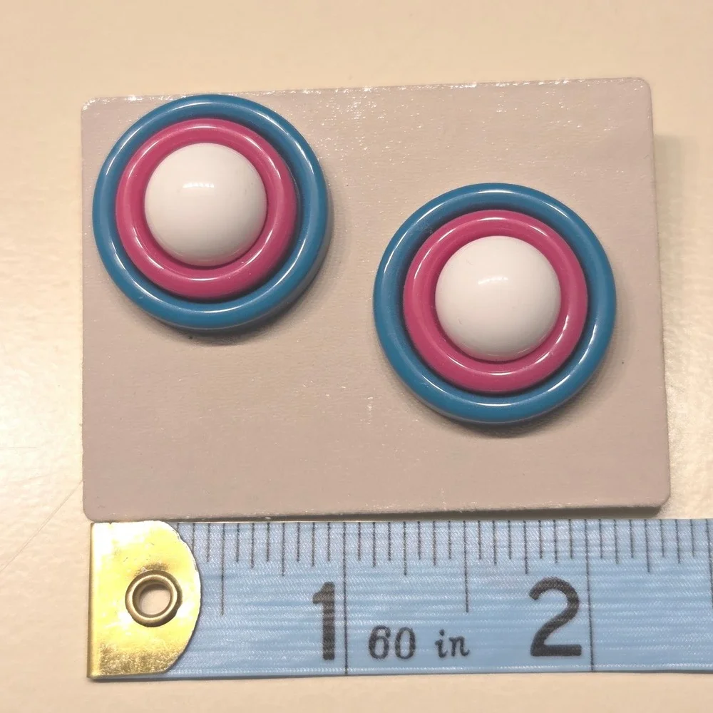 Vintage AVON 1989 Club Capri Retro Geometric Round Stud Earrings Blue Pink White