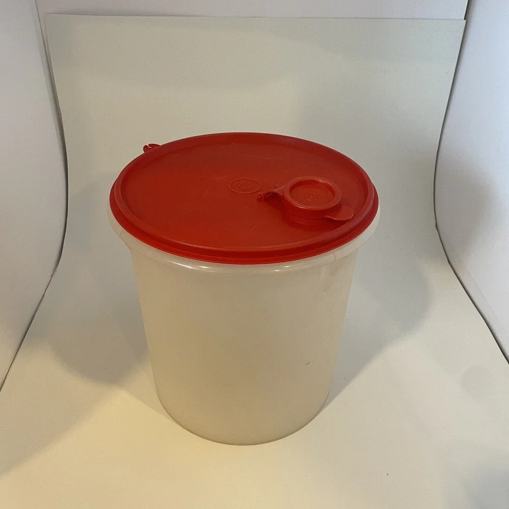 Vintage Tupperware Super Saver Large Round‎ Storage Container Pour Spout Lid