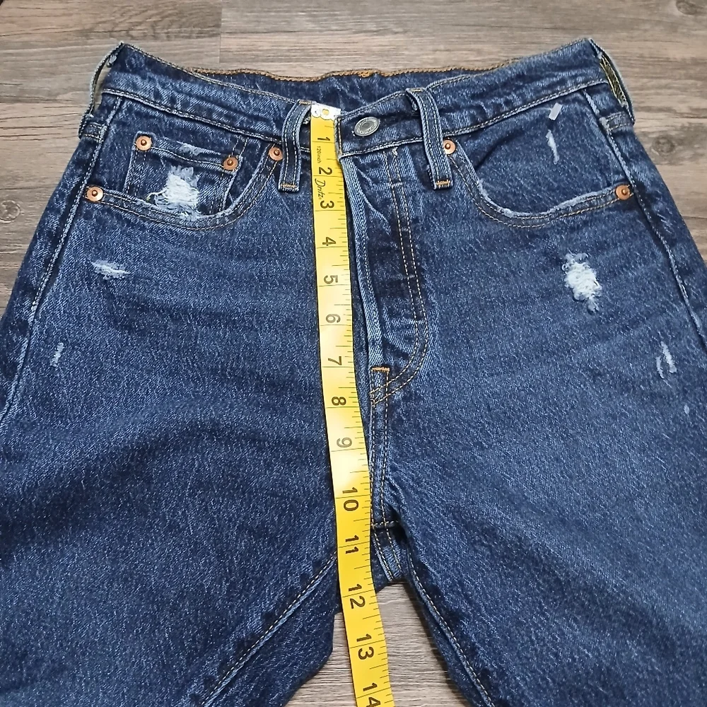 Levis chic jeans