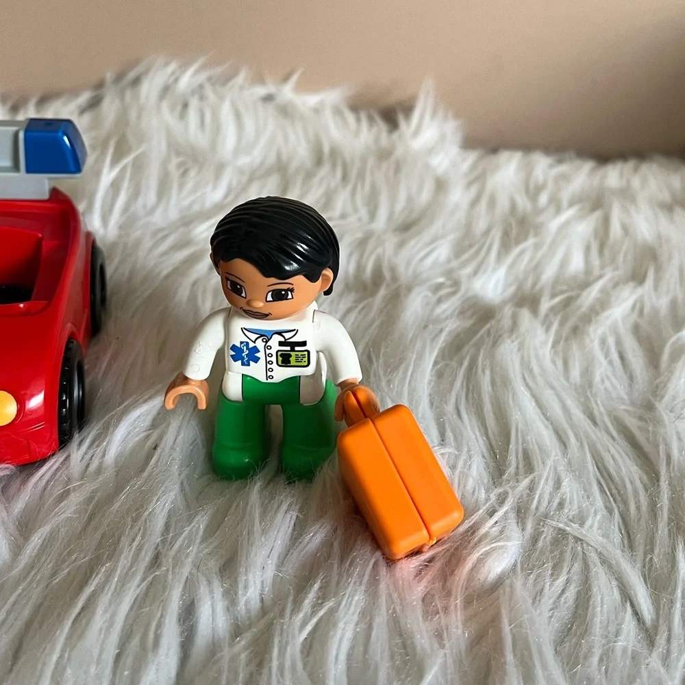 {Lego Duplo} Nurse's Car Lego Set