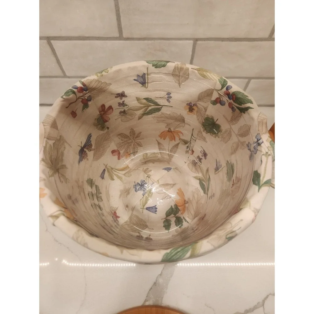 Longaberger Round Basket Garden Splendor Liner & Plastic Liner And Wood Lid 1998