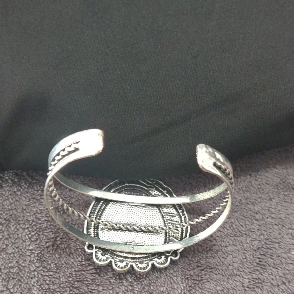 N/A elegant silver