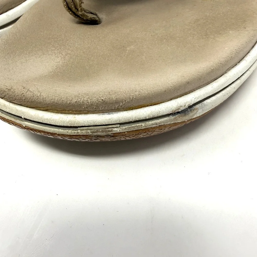Skechers details closure