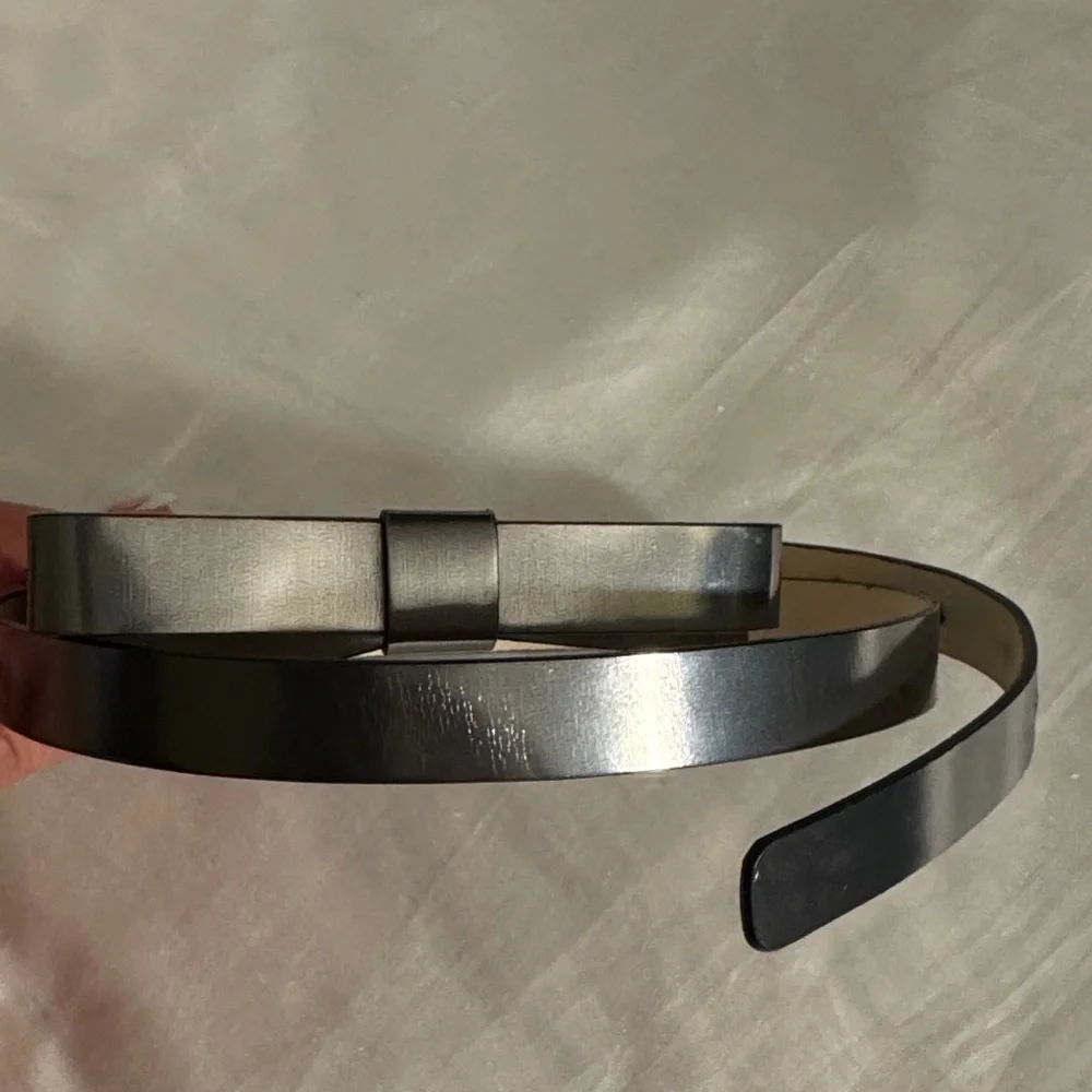 kate spade black patent bow belt