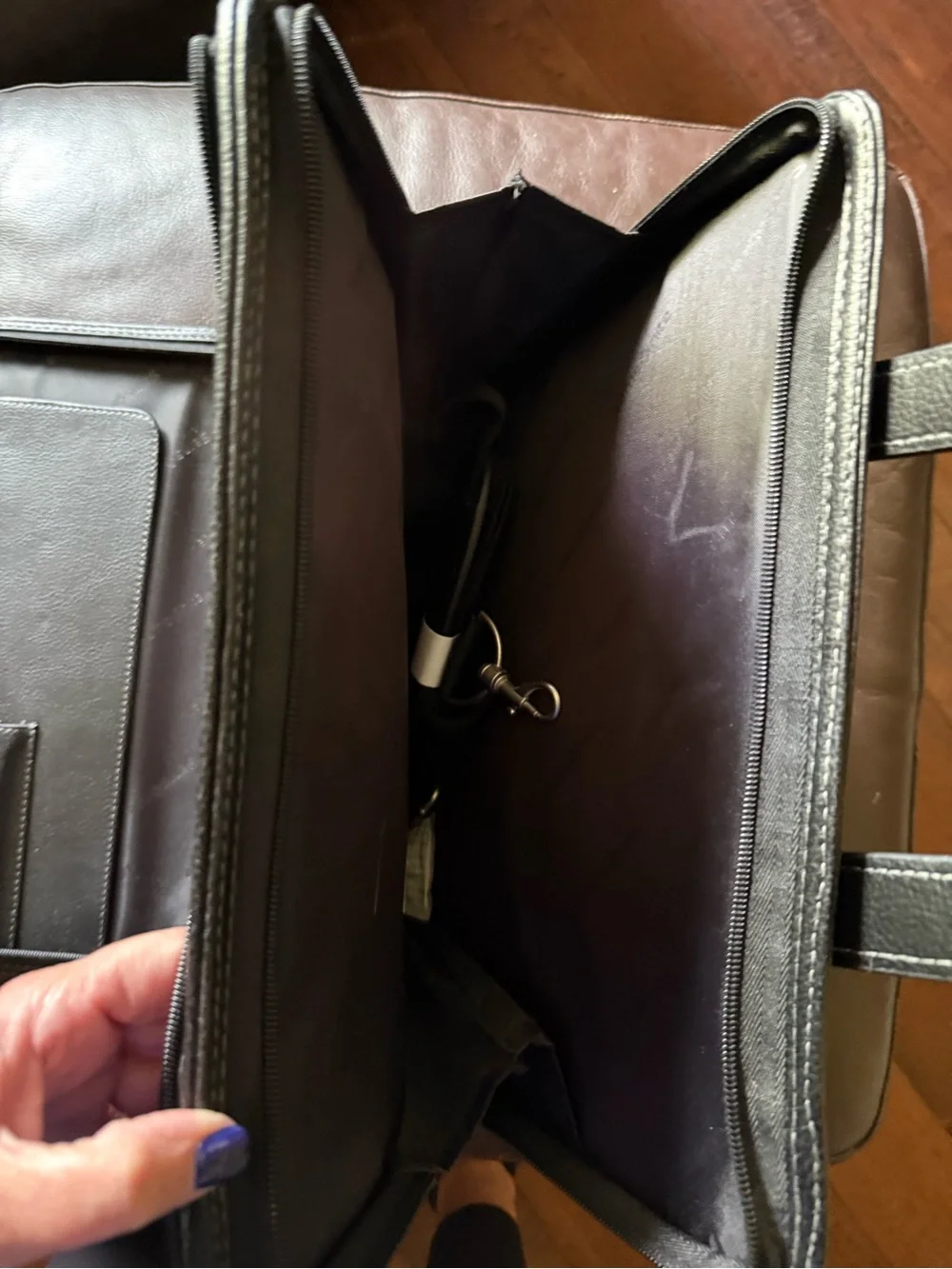 Samsonite sleek black