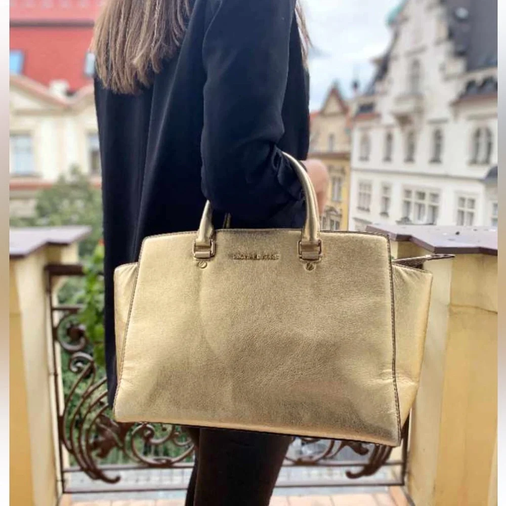 Michael Kors SELMA large Gold Tote