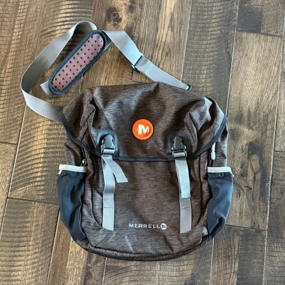 Merrell Messenger Bag Brown Grey Crossbody Laptop Padded Strap Outdoors Gorpcore