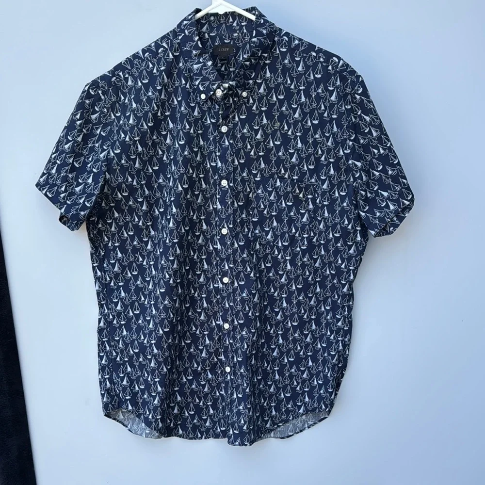 J. Crew Blue and White boat‎ Casual Button Down Shirt men’s size large