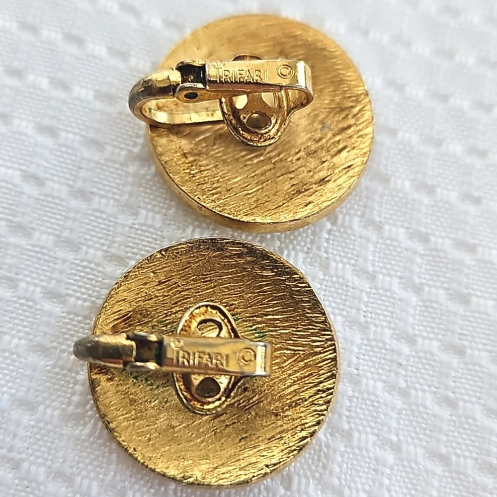 Trifari jewelry normal