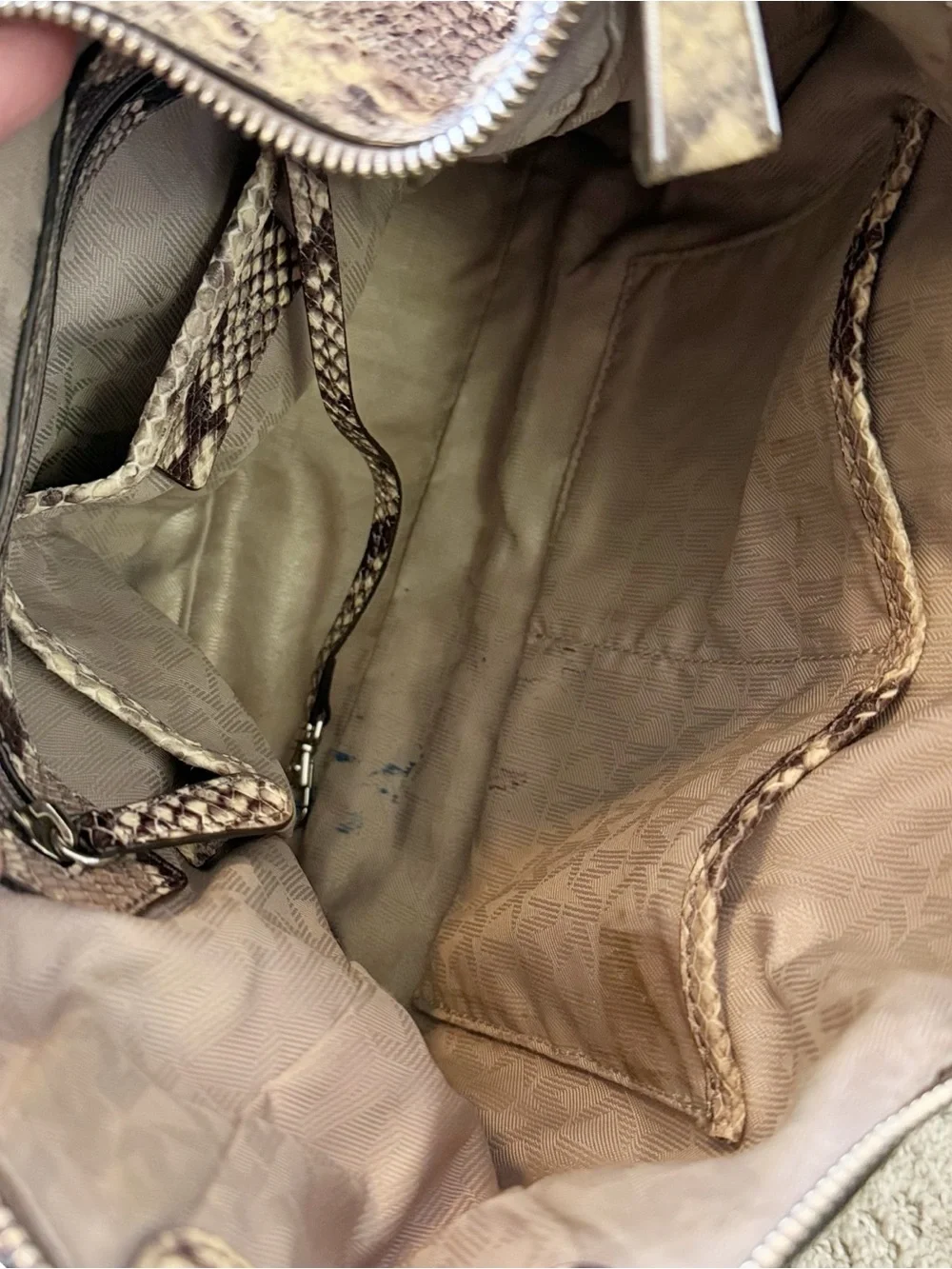 Michael Kors or pocket interior