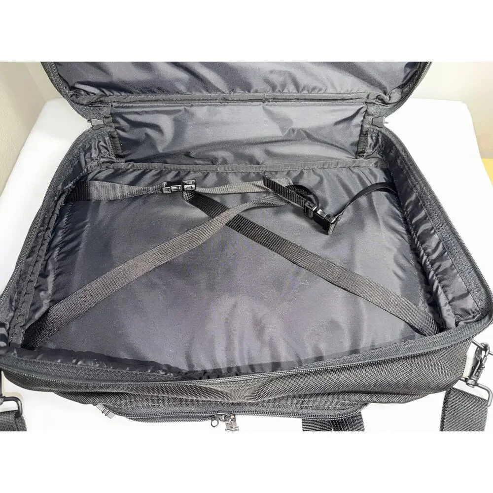 Tumi couple minor