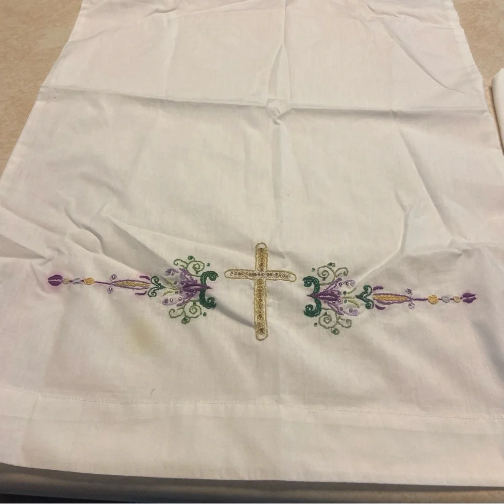 Janlynn pillowcases cross