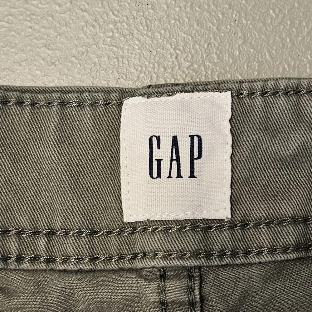 GAP Flex Cargo Shorts Flat Front Pockets Casual Vintage Wash Green 36* (*Tag 34)