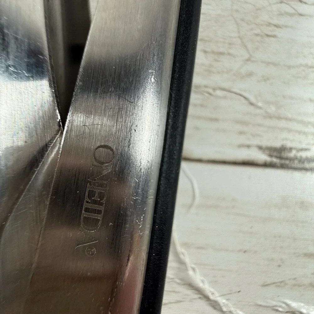 Oneida kitchen tongs