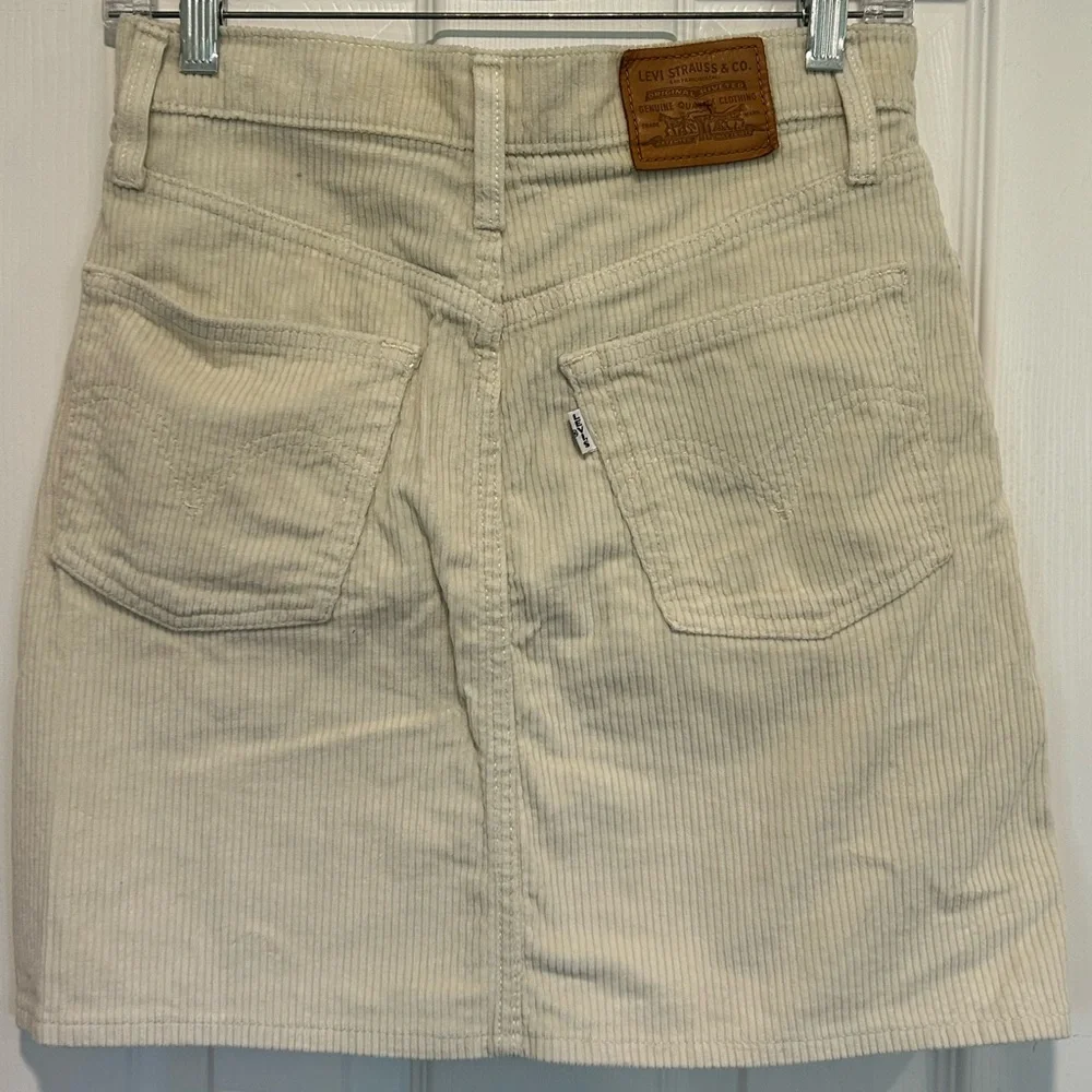 Levi's Cream‎ Corduroy Skirt