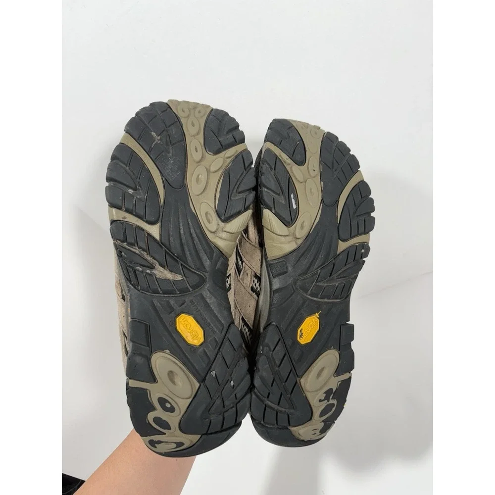 Merrell moab ventilator