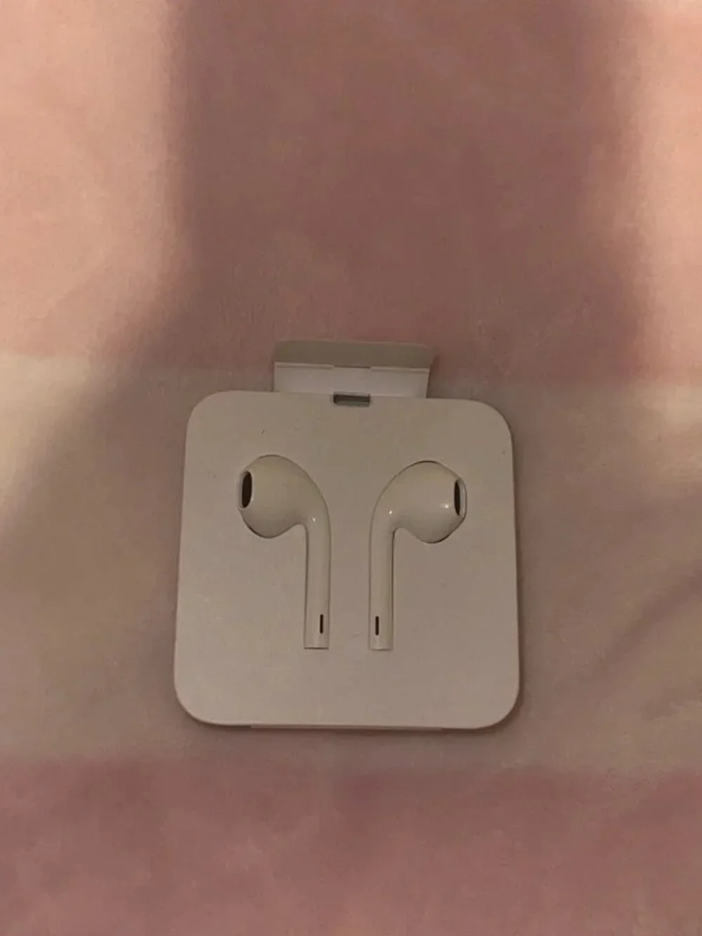 [FREE] NWT Apple White‎ Earbuds