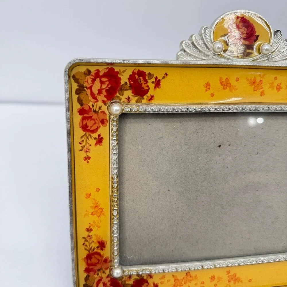 Unbranded picture frame