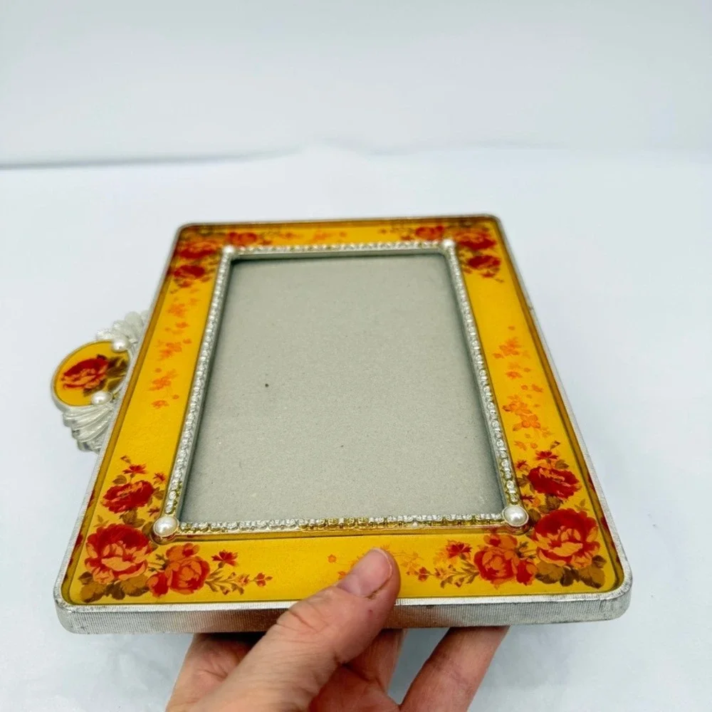 Unbranded picture frame