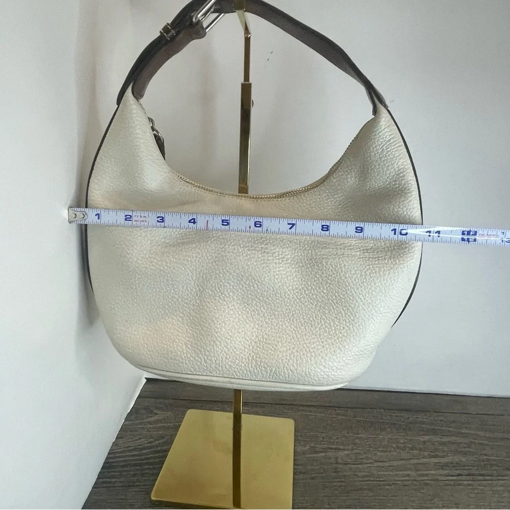 Dooney & Bourke bottom everyday pre