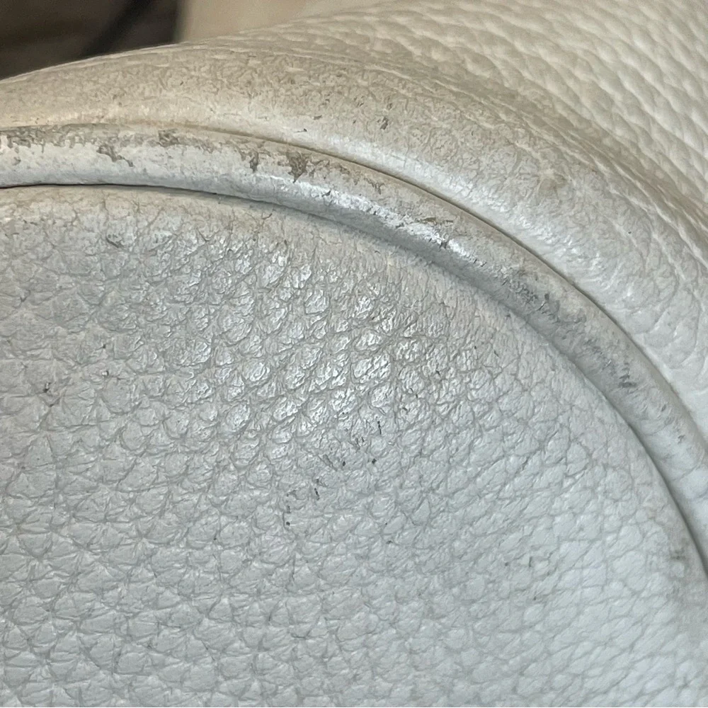 Dooney & Bourke authenticity neutral