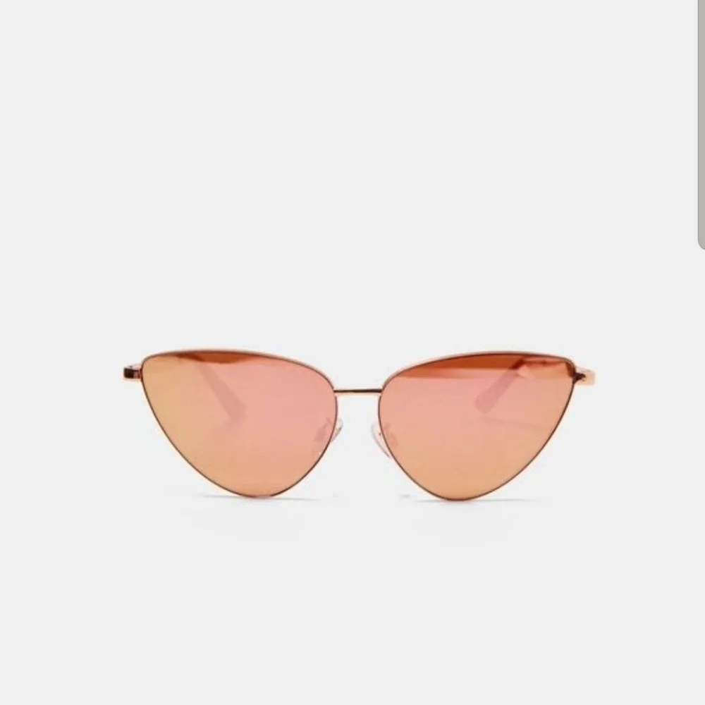 Zara comes case