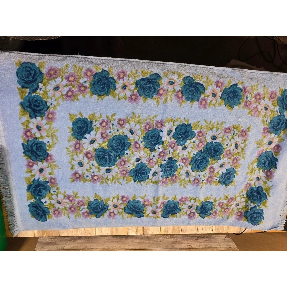 Pequot spots pattern serene