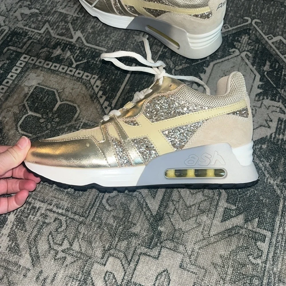 Ash step out