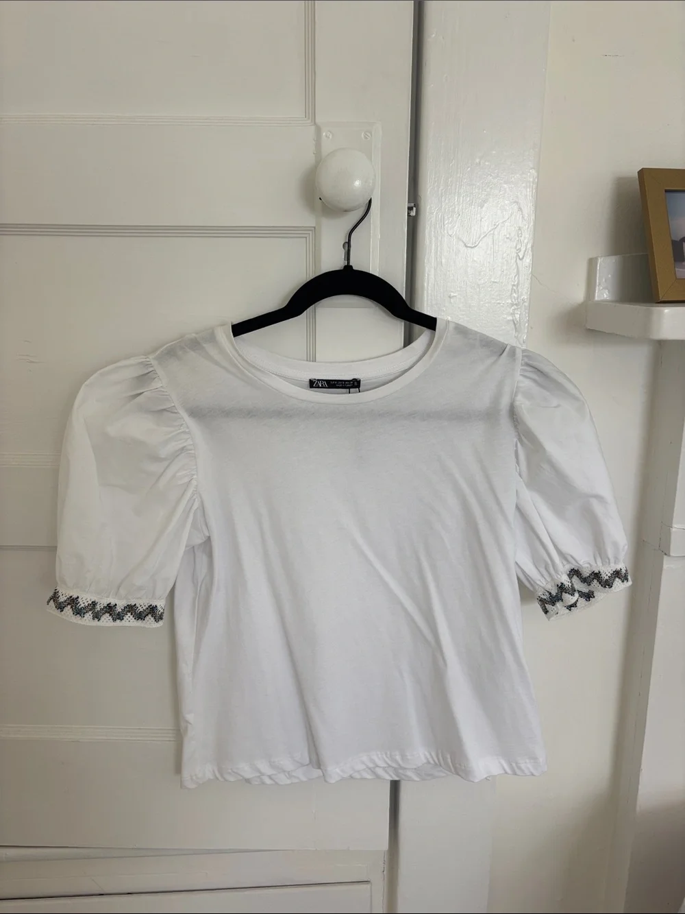 Zara White Puff-Sleeve Tee with Zigzag Trim