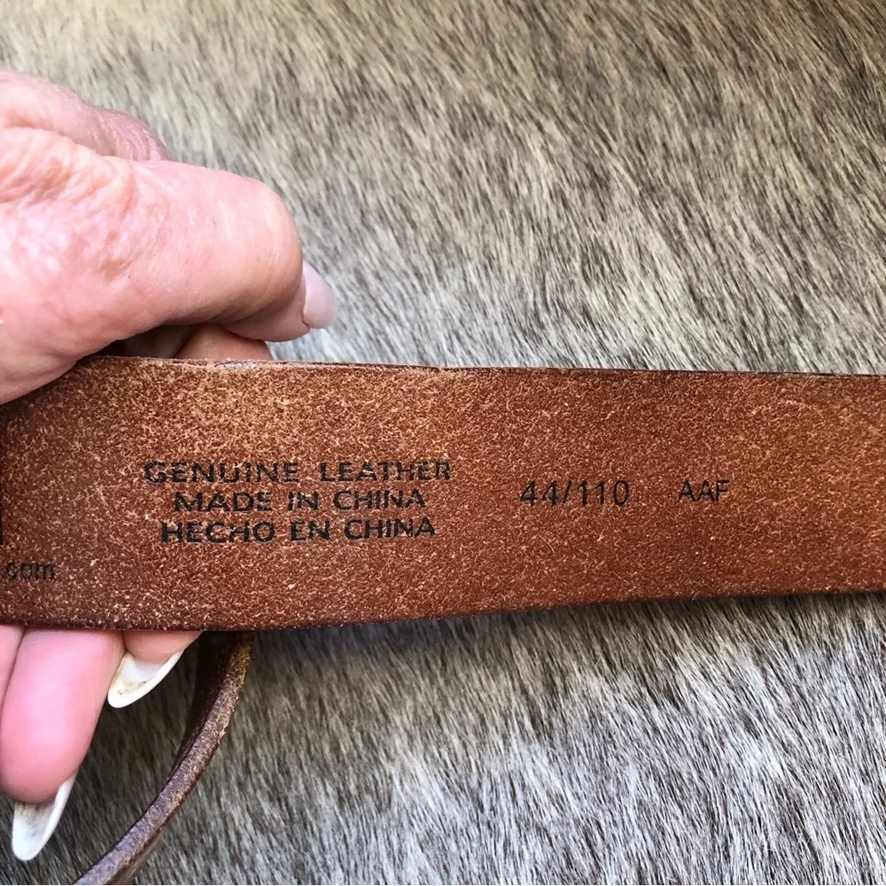 Levis intentionally 44 49”