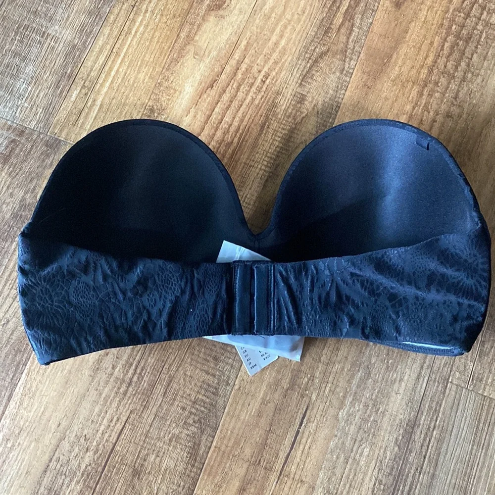Chirrupy chief black strapless bra size 40D