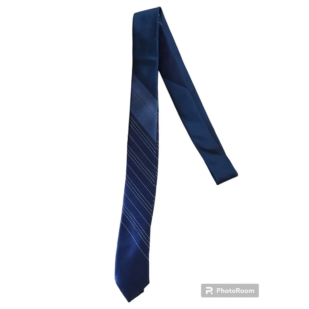 JF J Ferrar Men's Blue, White Neck Tie‎